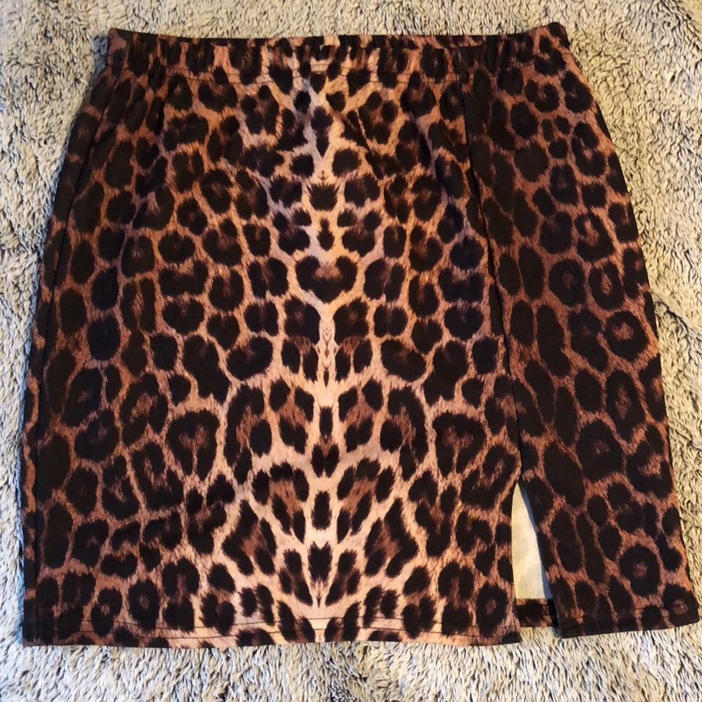 Leopard mini skirt
